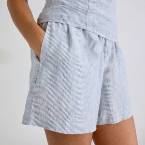 QUINCE 100% Linen Shorts Size L Elastic Tie Waist Chambray Blue White Striped